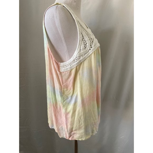 Maurices Pastel / Cream Crochet Neckline Pleated Textured Sleeveless Tank Top - Picture 6 of 10